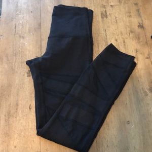 Black lululemon tech mesh wunder unders